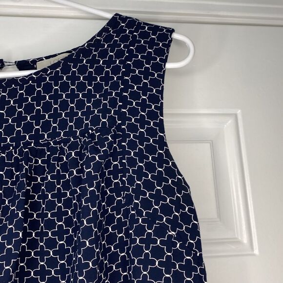 Loft Outlet Geometric Blue and White Sleeveless Top Blouse Size Large Petite - Picture 3 of 7